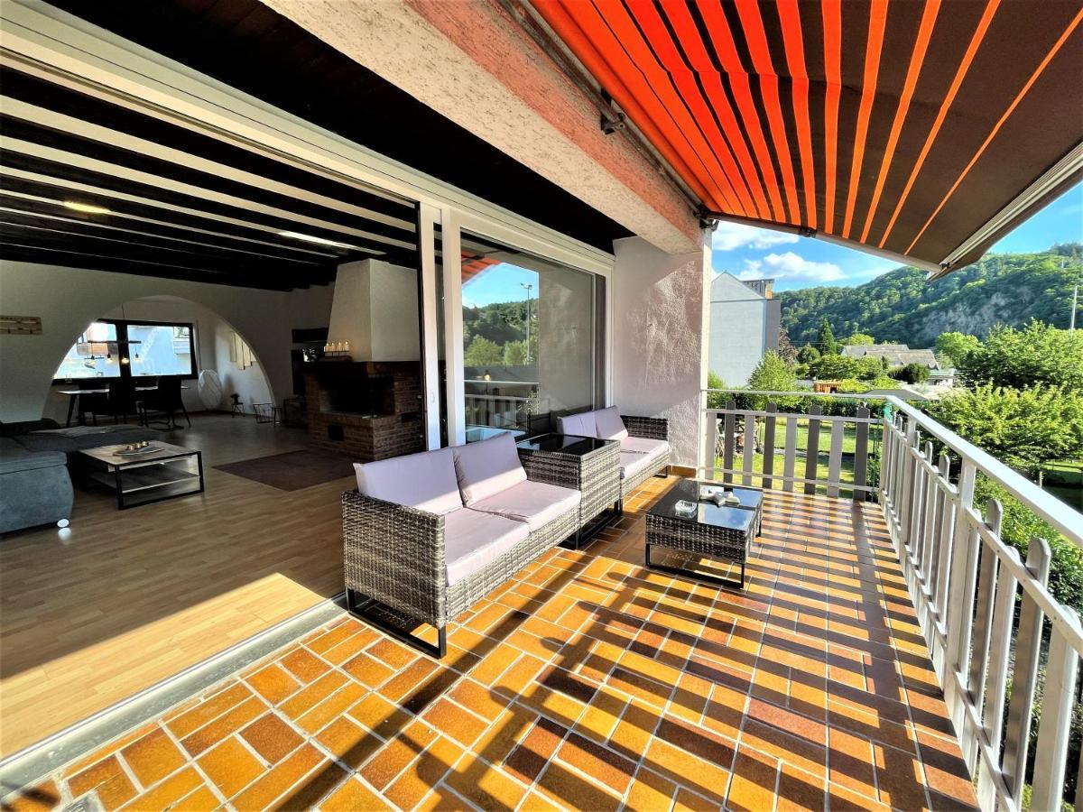 Ferienwohnung Traumaussicht Kamin Balkon Burgblick 65 Zoll TV Netflix Sky Joyn Lindenplatz Bullay Exterior foto