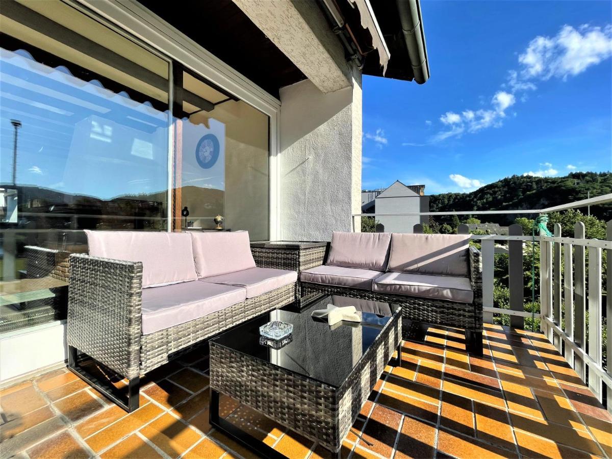 Ferienwohnung Traumaussicht Kamin Balkon Burgblick 65 Zoll TV Netflix Sky Joyn Lindenplatz Bullay Exterior foto